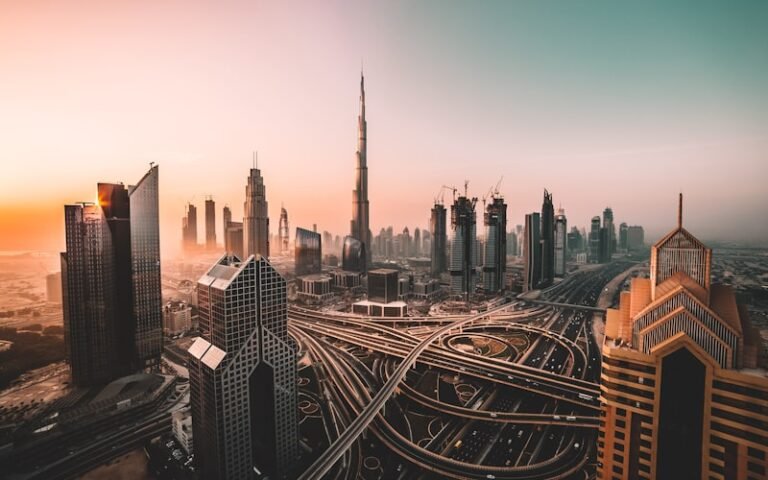 دبي والإمارات – دليل السفر من فلاي أنيس