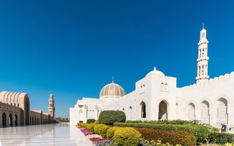 عُمان ومسقط – دليل السفر من فلاي أنيس